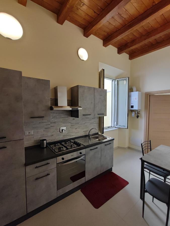 In Centro Rooms And Apartments Isola di Liri Buitenkant foto