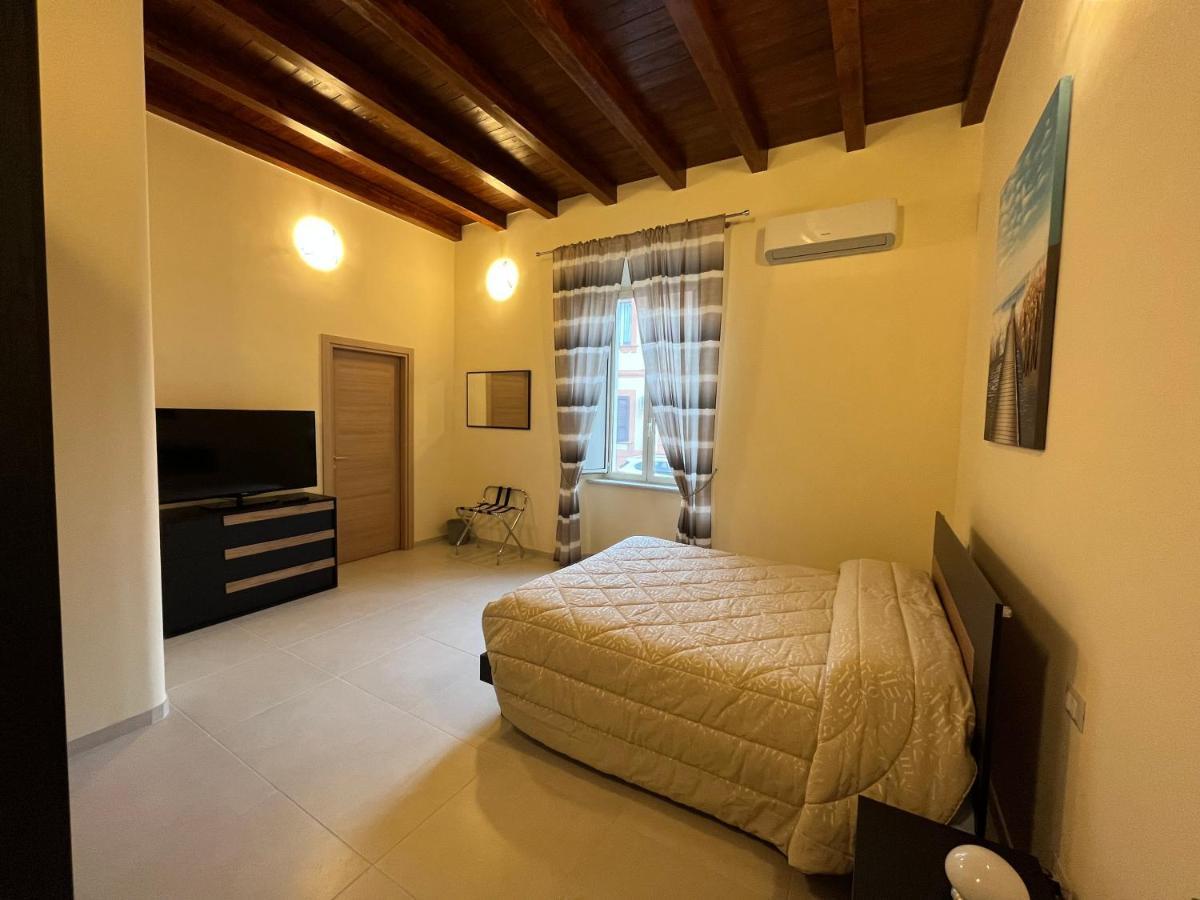 In Centro Rooms And Apartments Isola di Liri Buitenkant foto