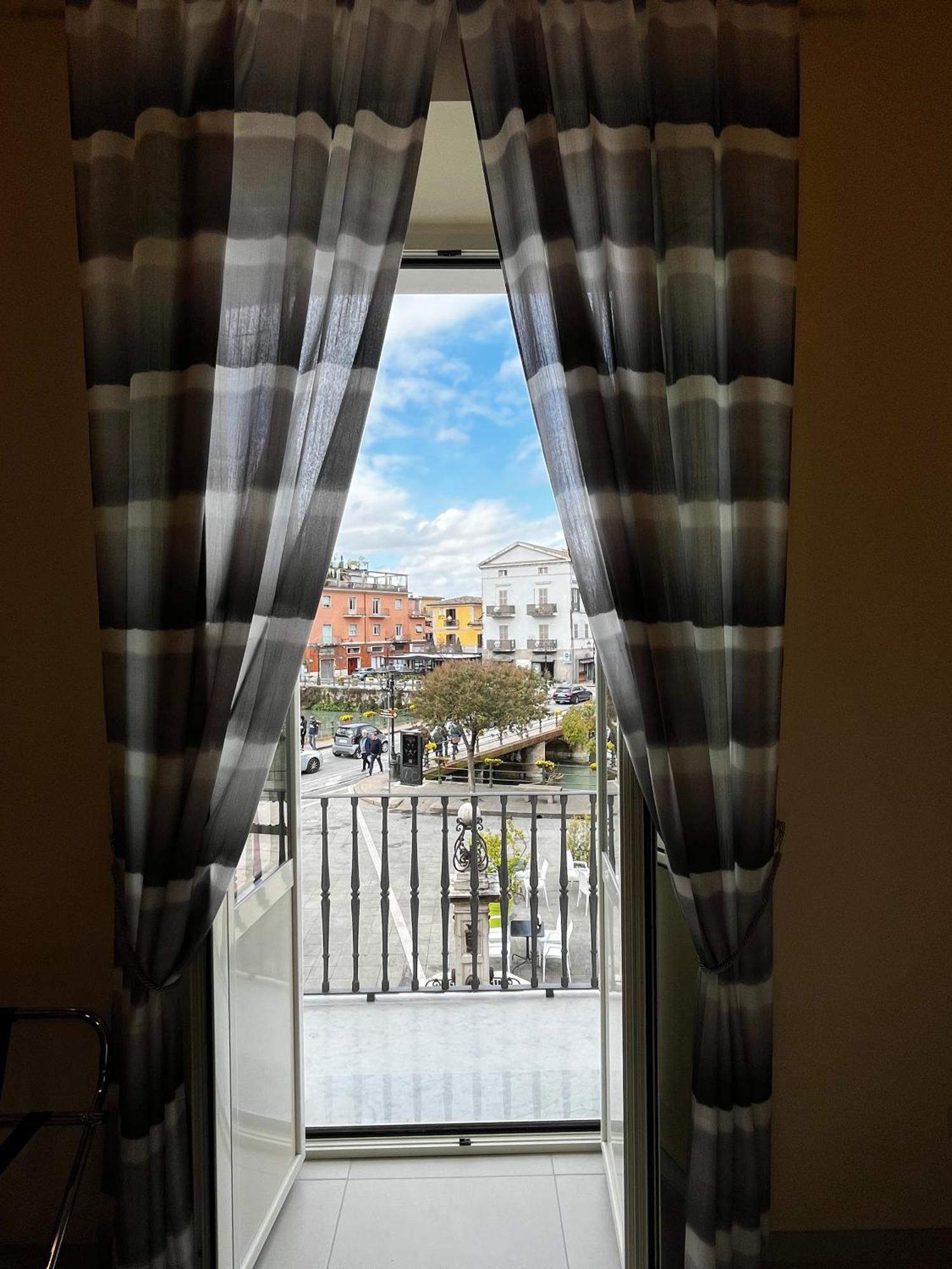 In Centro Rooms And Apartments Isola di Liri Buitenkant foto